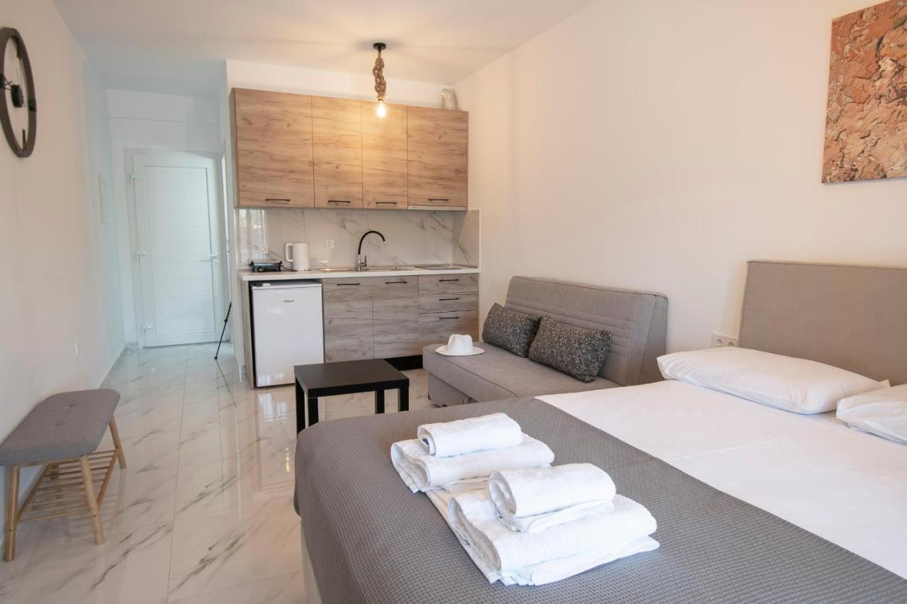 Nikiti Central Suites By Travel Pro Services - Nikiti Halkidiki ภายนอก รูปภาพ