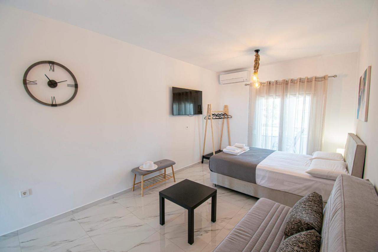Nikiti Central Suites By Travel Pro Services - Nikiti Halkidiki ภายนอก รูปภาพ