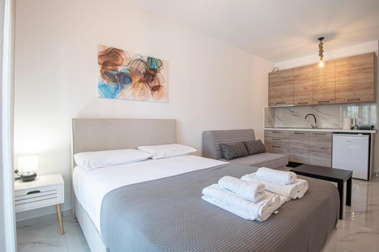 Nikiti Central Suites By Travel Pro Services - Nikiti Halkidiki ภายนอก รูปภาพ